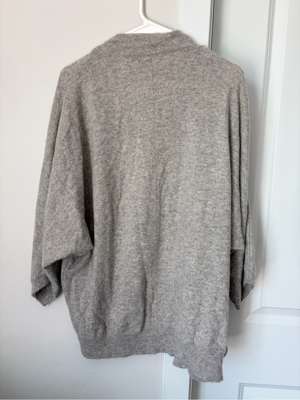 Garnet Hill 100% Cashmere Cardigan Size Medium Light Gray Fall Winter Sweater - Picture 7 of 10